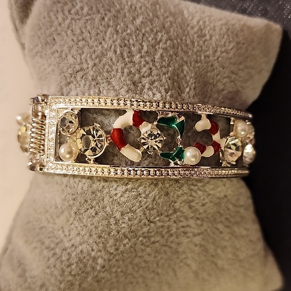 Christmas Hinged Bracelet - Picture 6 of 6